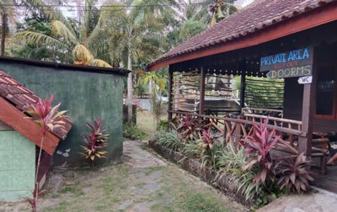 Bed and Breakfast C Point Krui Екстер'єр фото