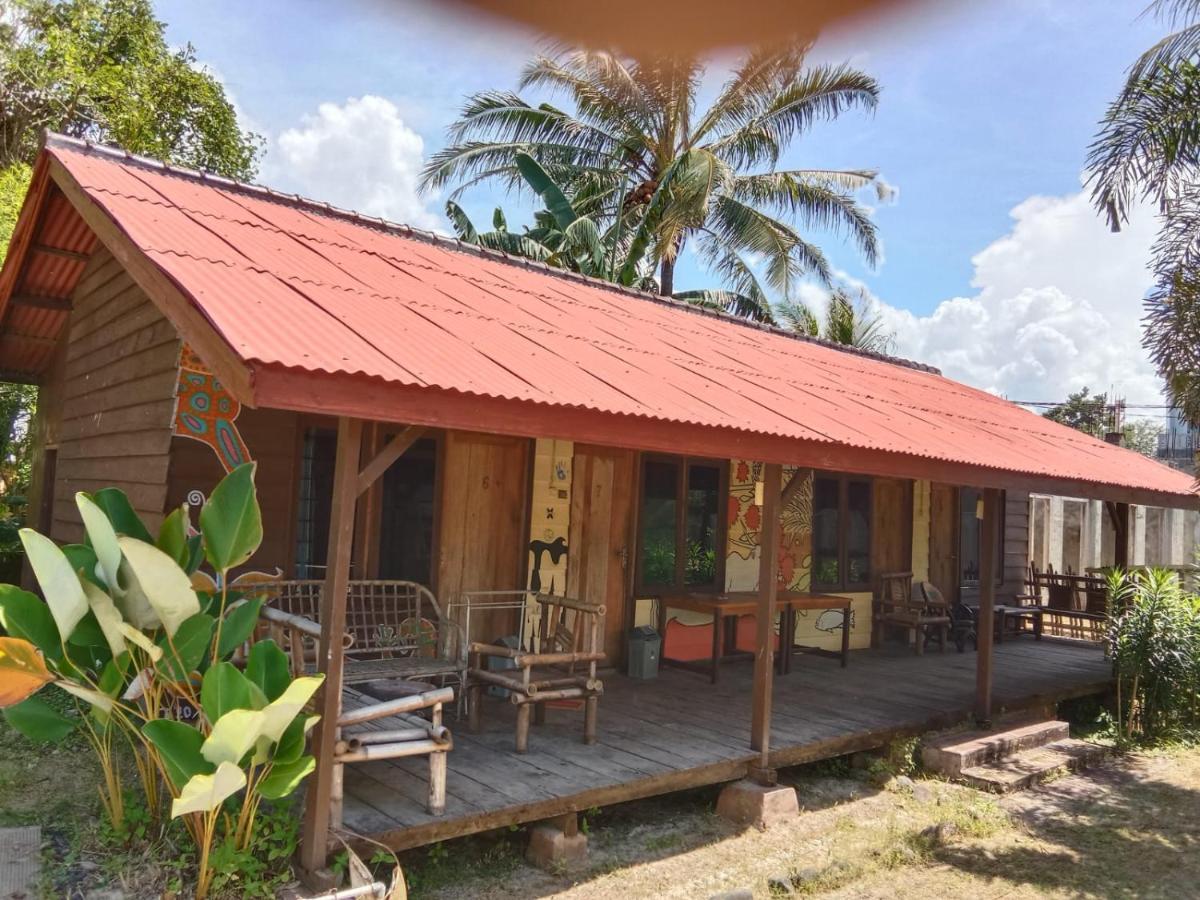 Bed and Breakfast C Point Krui Екстер'єр фото